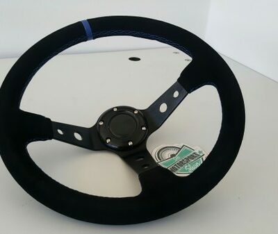 Alternative view of schwarzes Wildleder Sportlenkrad 350mm tief geschüsselt mit blauer Naht