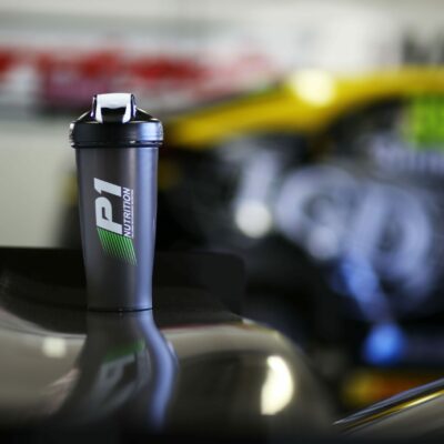 Alternative view of P1 Nutrition Shaker (820ml) / Trinkflasche mit Quirlball - Sportflasche